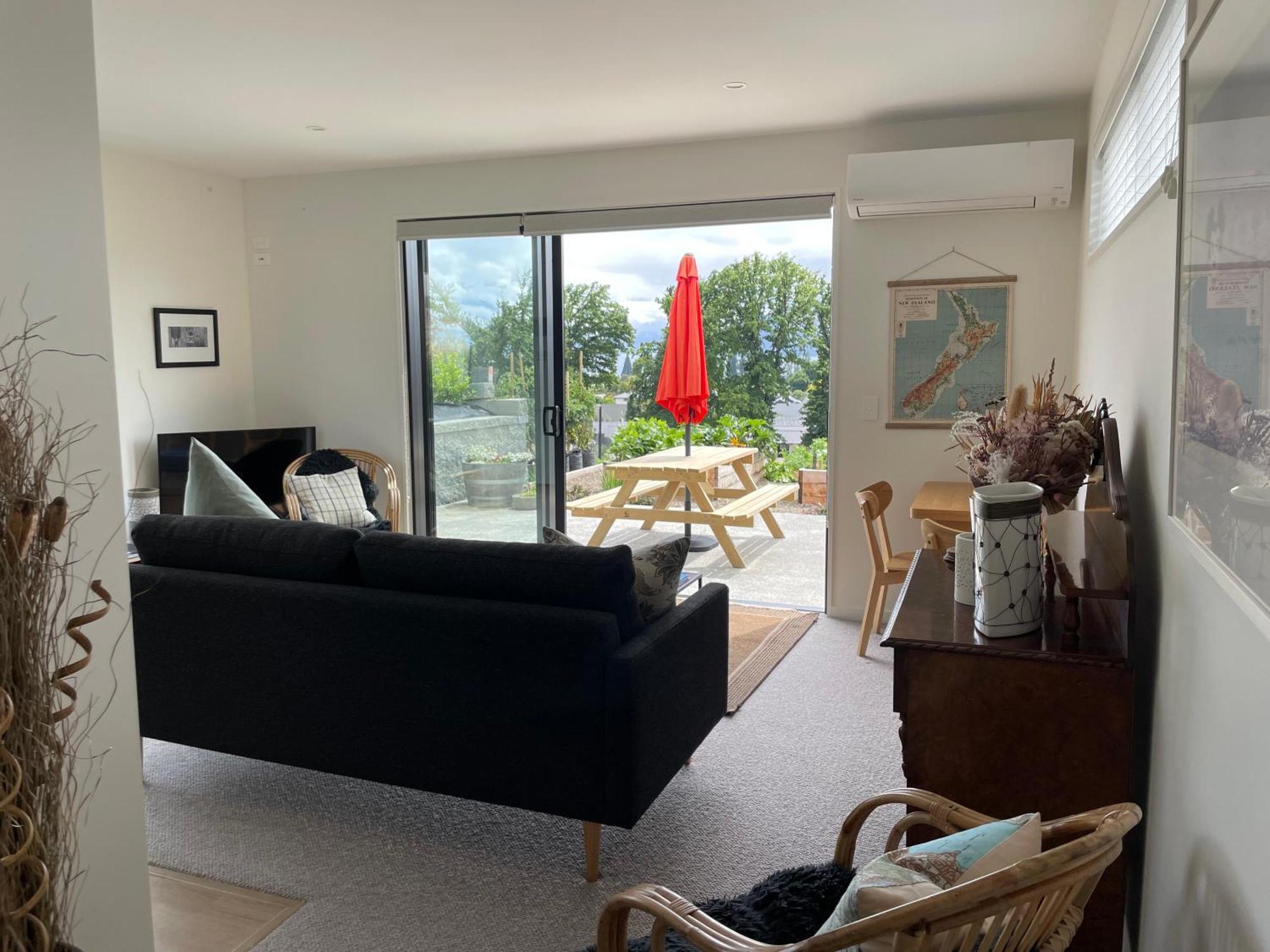 Lake Views - New Apartment With Room To Relax Wanaka Exterior foto